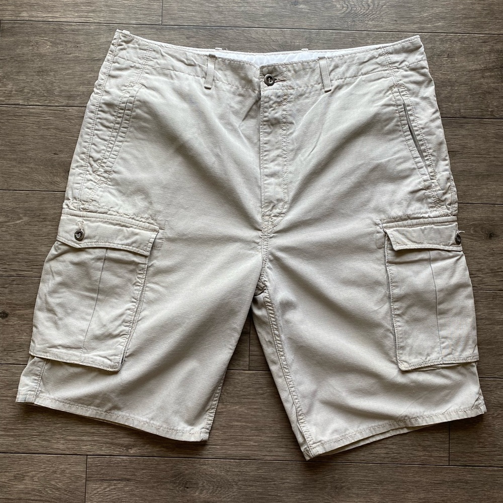 Levi’s Khaki Cargo Shorts